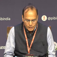 All Indian seafarers safe in West Asia, Ports running smoothly: Shipping Ministry