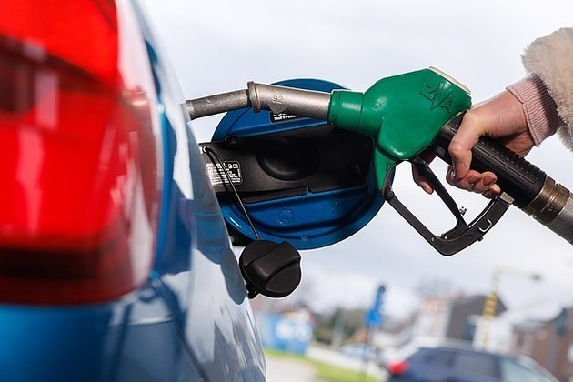 US gas prices top $4 a gallon for first time since 2022